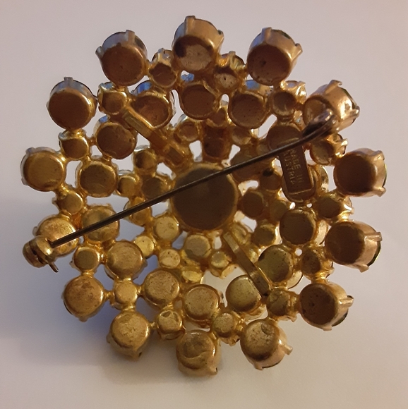 Vintage Austrian Clear and Green Crystal Brooch - Picture 4 of 5